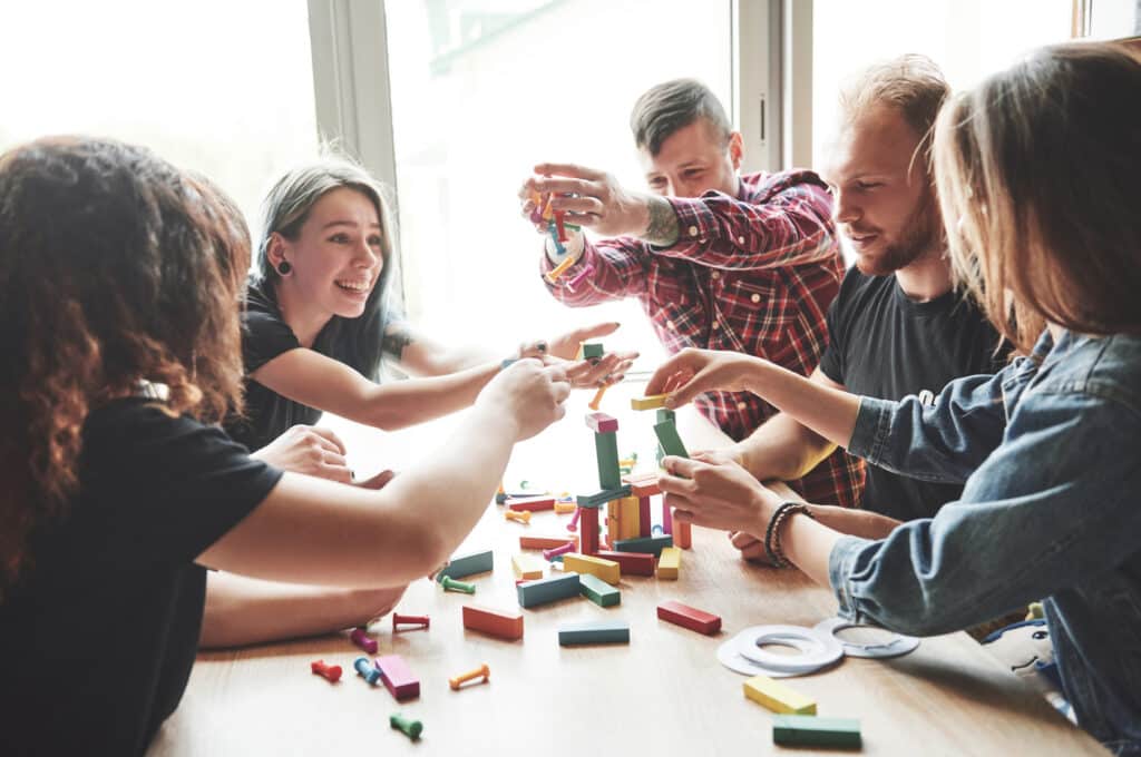 https://www.ihmadrid.pro/en/blog/icebreakers-games-for-students.html